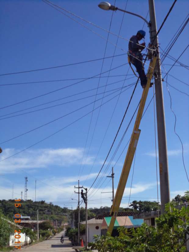 Electro Oriente realiza reforzamiento de red de baja tensión en Picota - Diario Voces