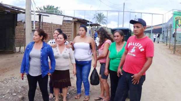 Familiares de reos protestan contra directora de penal San Cristóbal - Diario Voces
